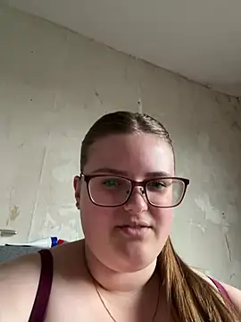 CurvyPaar2 online show from April 18, 4:31 pm