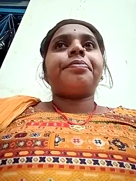 Snapshot of Hot_crety chatting on October 9, 12:31 pm Hot crety online show from October 9, 12:31 pm