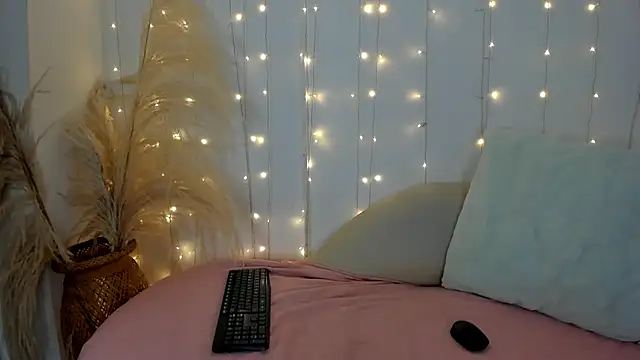 arianna cox   online show from October 6, 7:40 pm