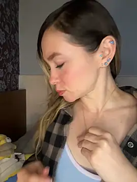 Snapshot of BritgetPsychol chatting on September 23, 2:21 am BritgetPsychol online show from September 23, 2:21 am