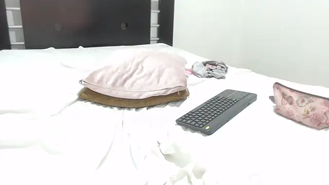 nathaly jones  online show from September 13, 2:47 pm