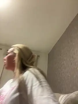 EllieMaeBaby online show from February 22, 11:27 pm