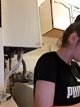 alinaalinutzq online show from December 18, 5:07 pm