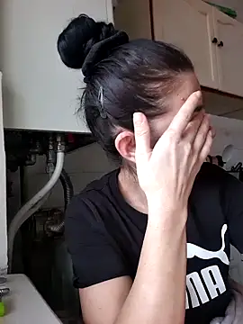 alinaalinutzq online show from December 21, 6:50 am