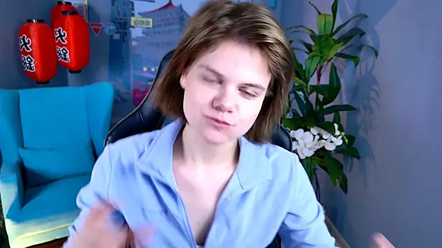 EllieMurler online show from November 9, 9:05 am