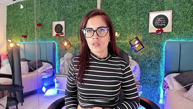 Linagh  online show from April 4, 11:31 am