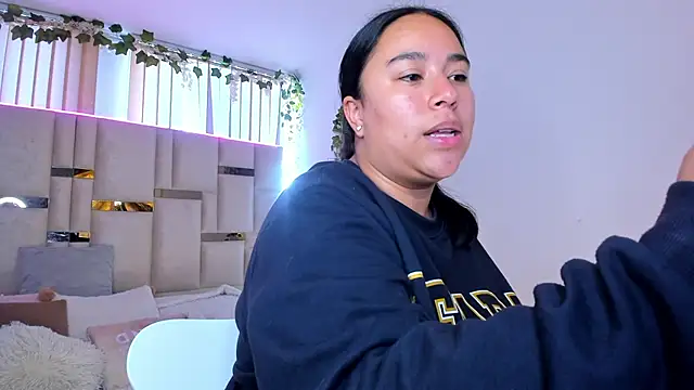 Zoey thompson online show from February 25, 9:13 pm