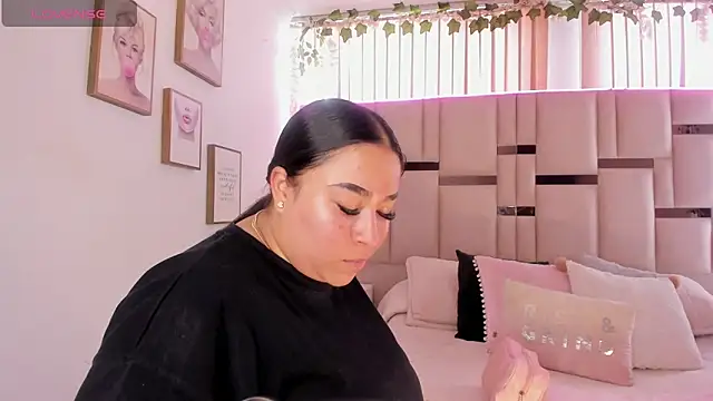 Zoey thompson online show from November 30, 3:27 pm