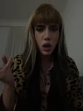 virtualgirlbr online show from May 15, 8:28 am