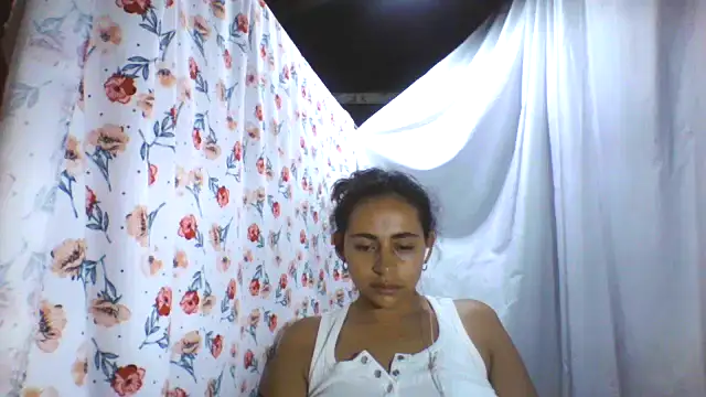 Snapshot of Anabelhotxx16 chatting on September 28, 2:18 am Anabelhotxx16 online show from September 28, 2:18 am