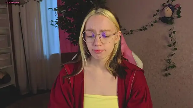 R0cket bunny online show from April 19, 12:43 am