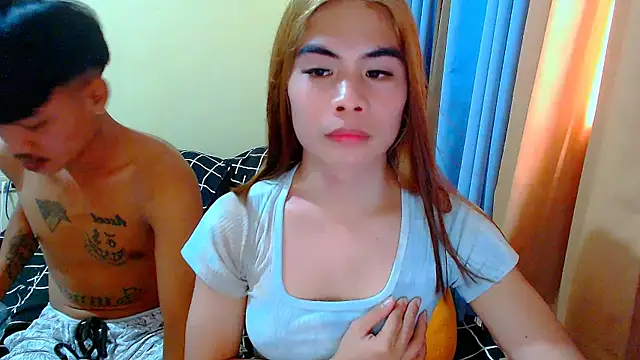 mikhaylahanderson online show from October 18, 7:00 am