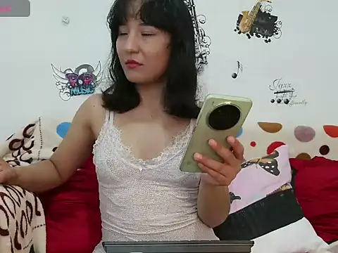 Natzu Choi online show from May 18, 2:54 am