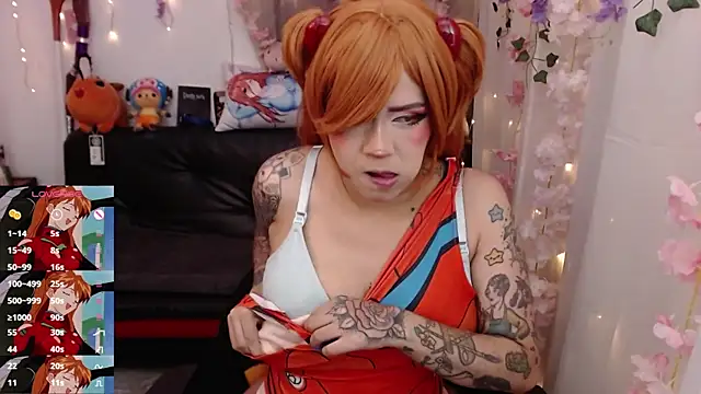 jadedelux  online show from April 18, 7:51 pm