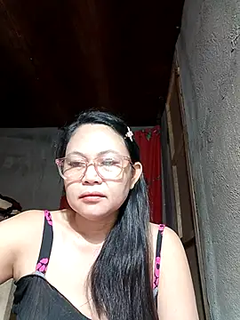 Everleigh mom online show from January 9, 8:24 pm