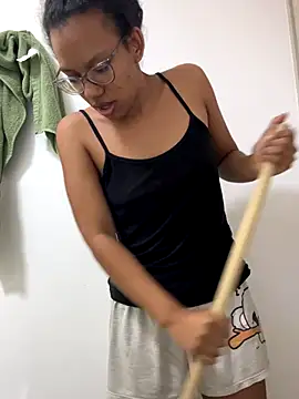 Valen1800 online show from December 21, 6:45 pm