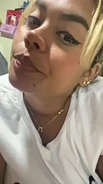 EmilyDuran  online show from April 21, 2:48 am