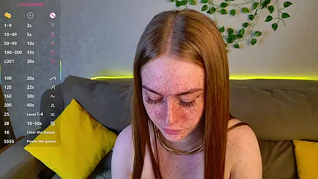 Roxy Sunnny online show from November 28, 9:23 am