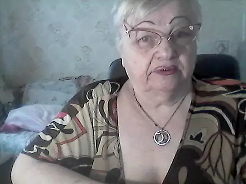 NatalieNorth online show from April 15, 1:33 pm