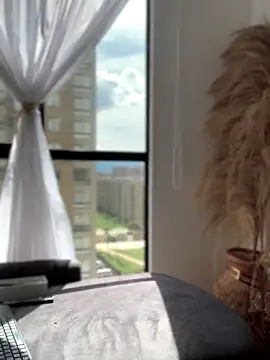 Sofi Leal online show from November 20, 2:40 pm