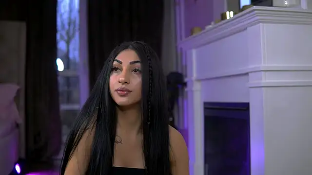 EmaHallee online show from March 31, 4:34 am