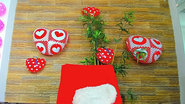 Cupcake Izzy online show from February 14, 6:04 am