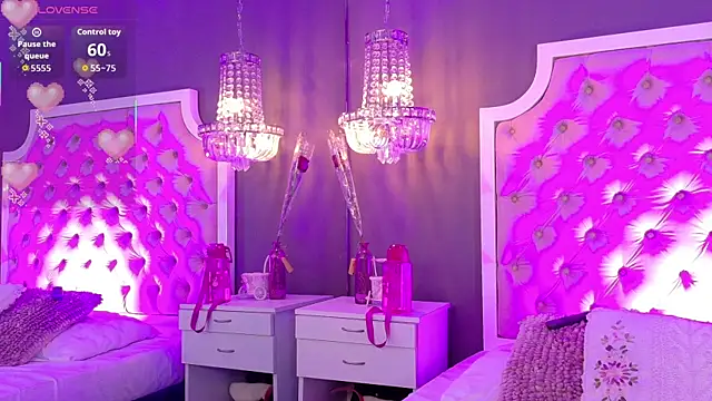 TifannyWolf  online show from September 27, 8:21 am