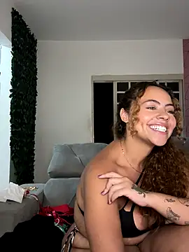 Chloe Leaozinho online show from November 9, 12:27 am