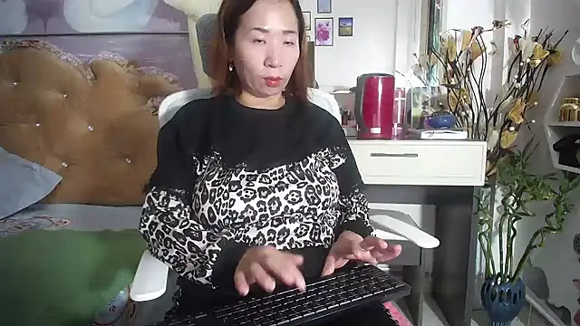 lyly asian online show from January 9, 11:58 am