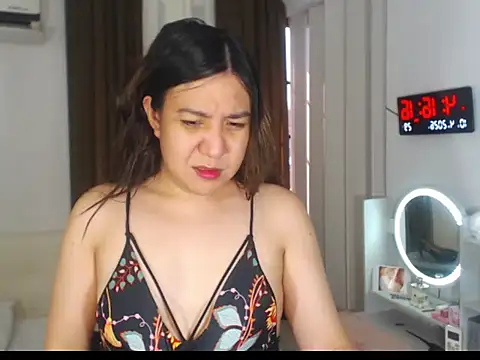 stellahugeX online show from April 10, 8:20 am