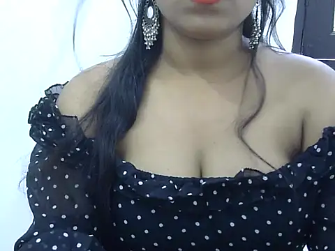 Snapshot of LIYO_ chatting on September 11, 7:31 am LIYO online show from September 11, 7:31 am