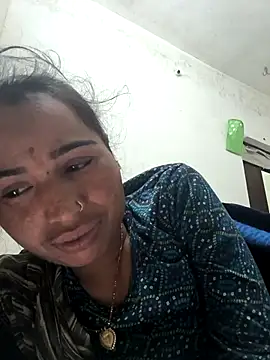 Hot raaani online show from February 19, 2:49 pm