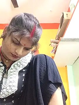 Hot mirchjii online show from November 6, 9:04 am