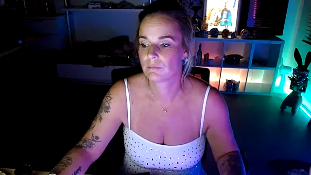 Mrs-Aurora online show from October 13, 8:44 pm