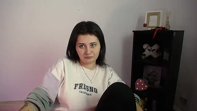 Katrin kiss  online show from November 21, 5:15 pm