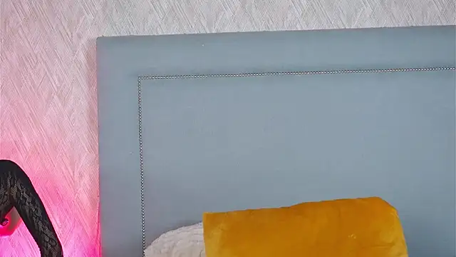 Sofy Bradd online show from September 13, 5:37 am