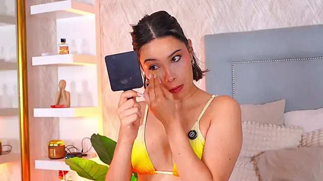Sofy Bradd online show from June 3, 5:52 am