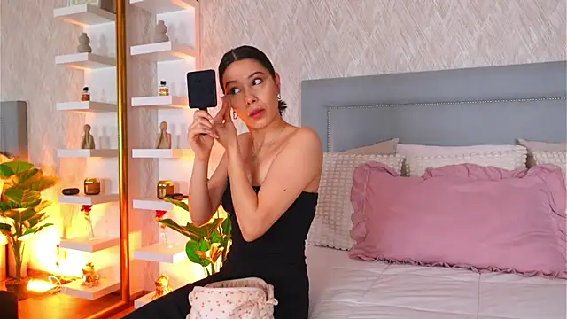 Sofy Bradd online show from April 5, 7:18 am