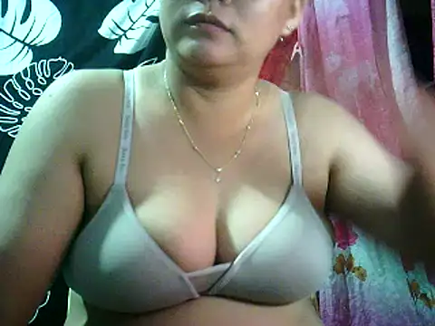 yuana25 online show from May 27, 8:00 am