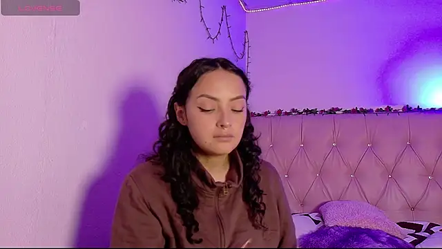 manumeow1 online show from February 20, 10:10 pm