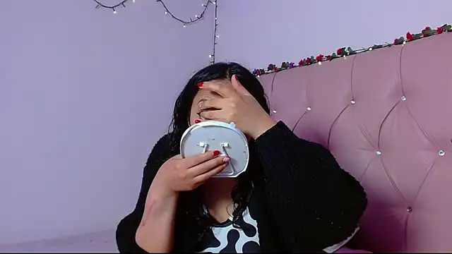 manumeow1 online show from December 15, 10:37 pm