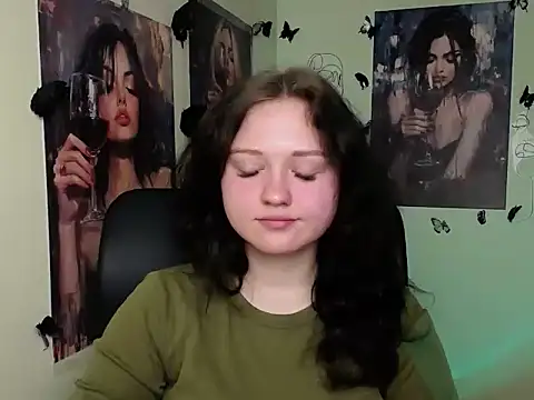 LadyAlice  online show from April 11, 6:30 am