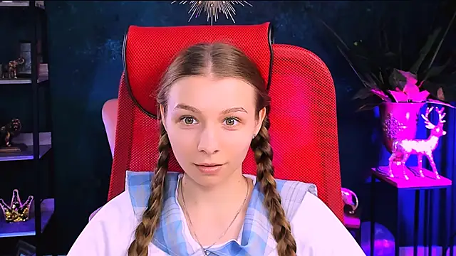 JulieDaniel online show from November 11, 8:44 am