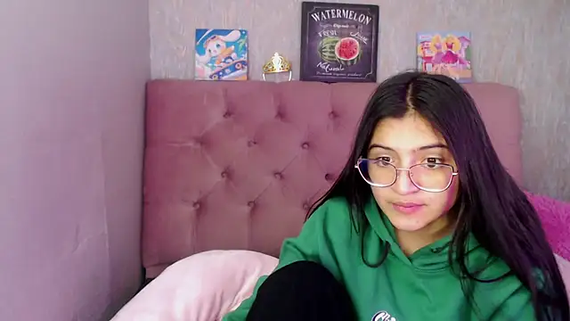 laurenelove online show from September 20, 7:06 am