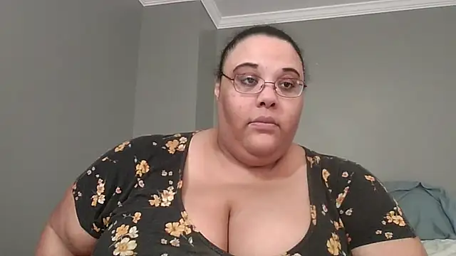 SexyBBW10790 online show from April 1, 2:14 pm