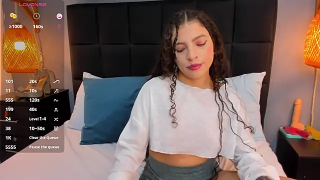 natalie esmith online show from December 15, 12:10 pm