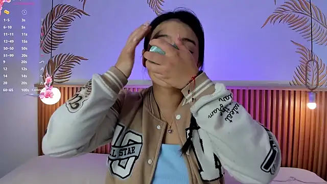 Valleriie  online show from October 12, 2:08 pm