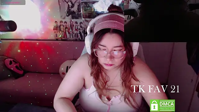 Pink girl0n online show from April 20, 10:02 pm