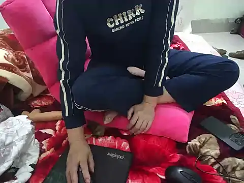 merialove online show from November 27, 9:01 am