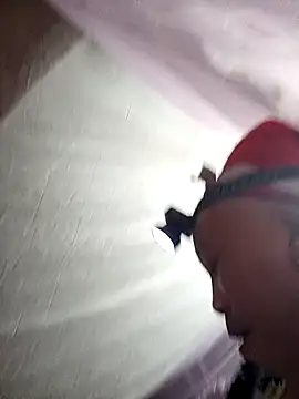 Snapshot of Mamapm20 chatting on September 17, 2:04 pm Mamapm20 online show from September 17, 2:04 pm